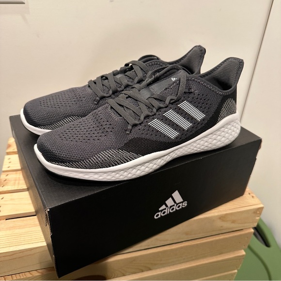 NEW Adidas Fluidflow 2.0 Men's Dark Gray Athletic Shoes 10.5 - Picture 3 of 14